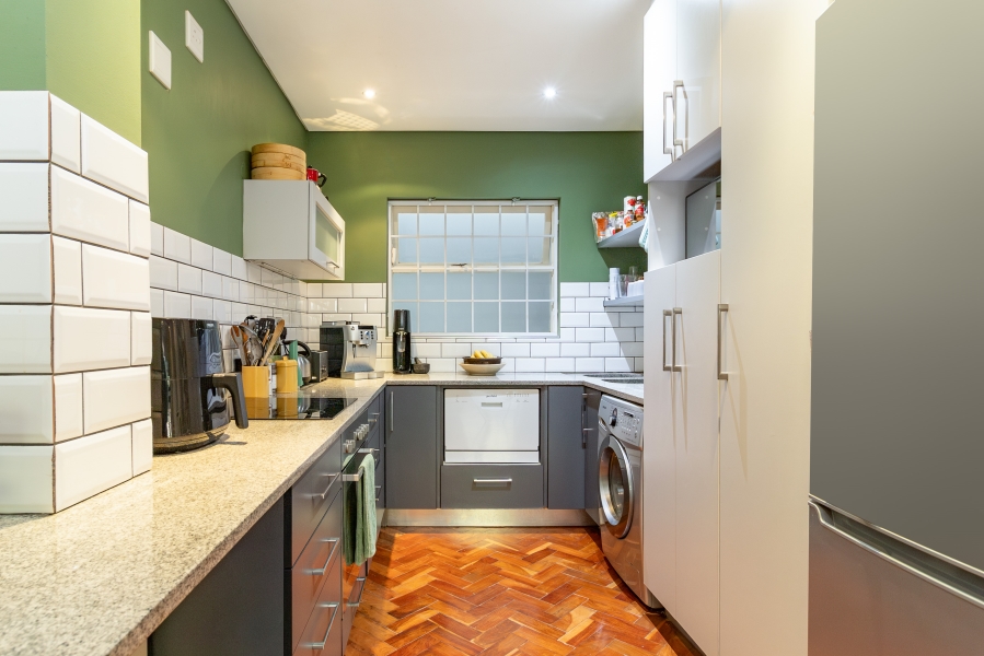 2 Bedroom Property for Sale in Vredehoek Western Cape